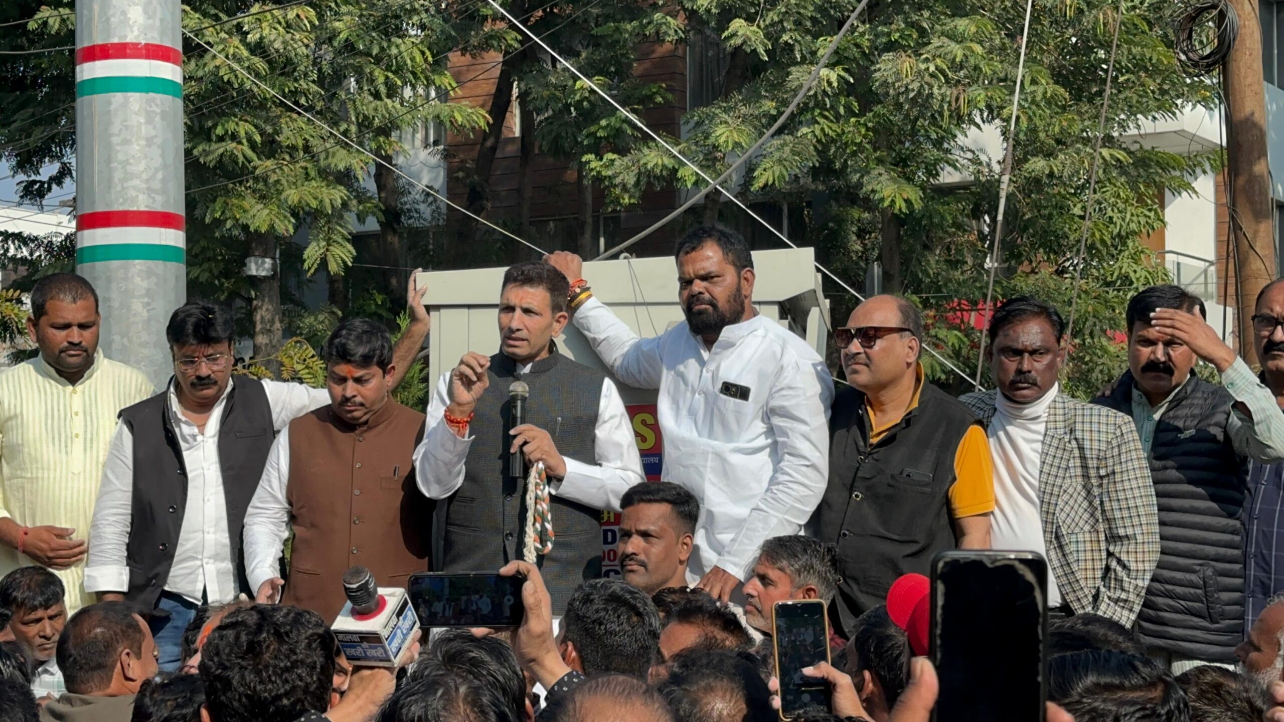 भाजपा सरकार और उनका पिठ्ठू प्रशासन झूठे प्रकरण दर्ज करना बंद करें : जीतू पटवारी